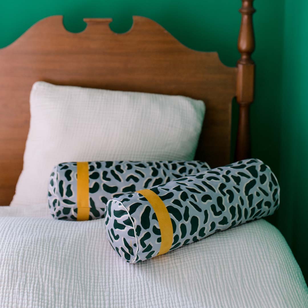 Bolster cushion Féline vert bleu et jaune with piping traversin 40cm design pattern original artsy